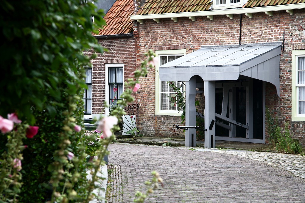 historisch meer stadhuis toerisme toeristisch veere veerse meer walcheren zeeuwse delta boten haven jachthaven strand korenmolen molen zeeland grote kerk hdr